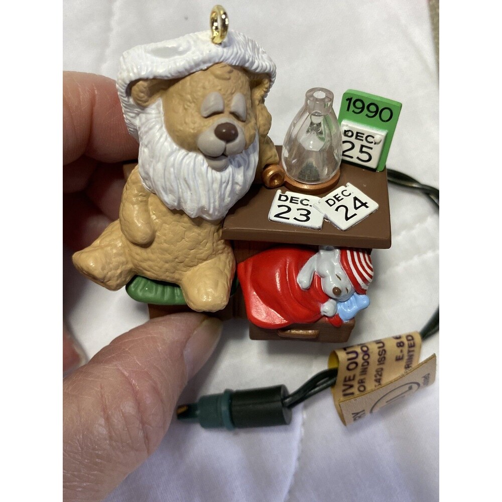 Hallmark 1990 Beary Short Nap  Keepsake Light Up Ornament  Vtg. EUC